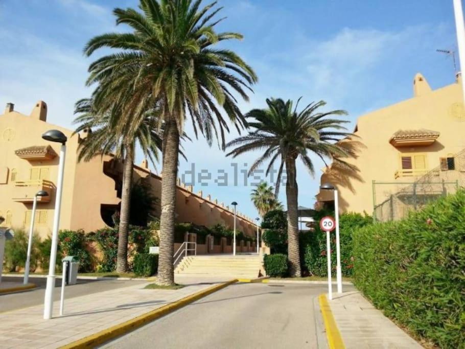 Chalet Adosado En La Playa De El Perellonet Con Piscina, Pista Tenis Valencia Exterior photo