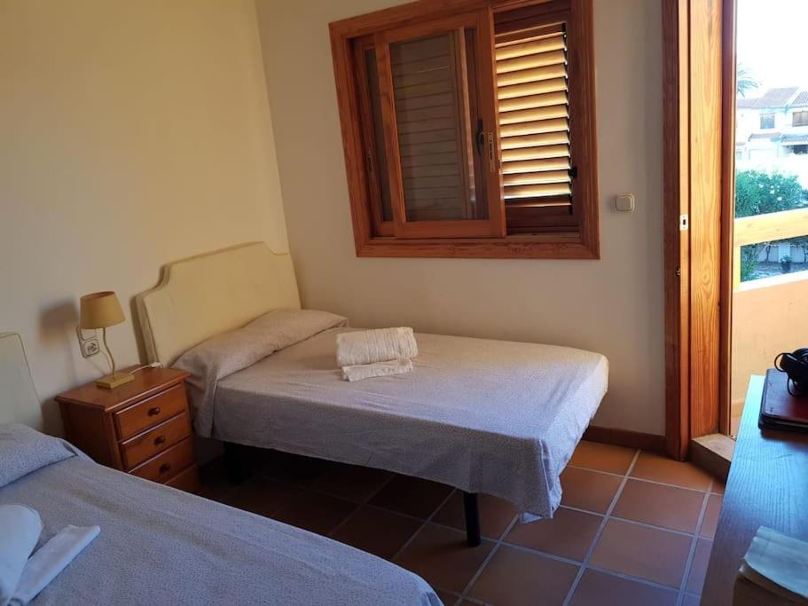 Chalet Adosado En La Playa De El Perellonet Con Piscina, Pista Tenis Valencia Exterior photo