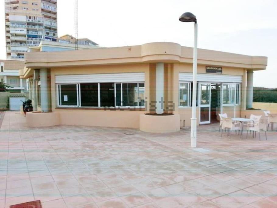 Chalet Adosado En La Playa De El Perellonet Con Piscina, Pista Tenis Valencia Exterior photo